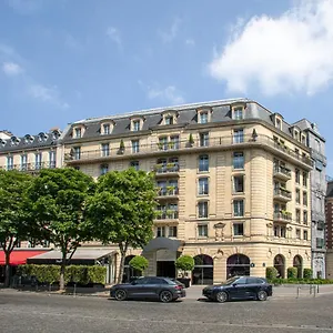 Barriere Fouquet's Hotel